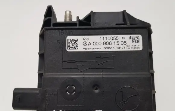 Mercedes-Benz C W205 Battery relay fuse A0009061505