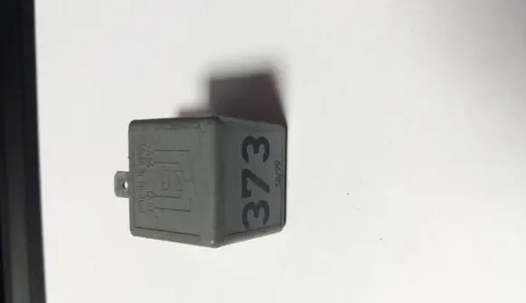 Audi A6 S6 C5 4B Other relay 8D0951253A