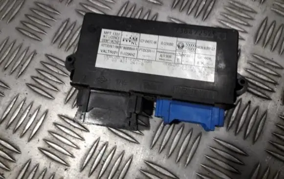 Renault Laguna I Comfort/convenience module 7700421261b 7700421261-b
