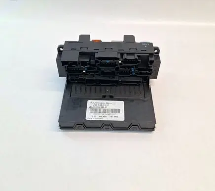 Mercedes-Benz CLK A209 C209 Fuse box set A2095451001 2095451001