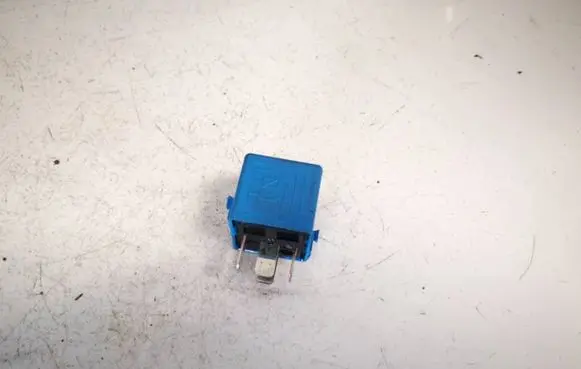 BMW 5 E60 E61 Other relay 61366915327 v23134-k59-x313