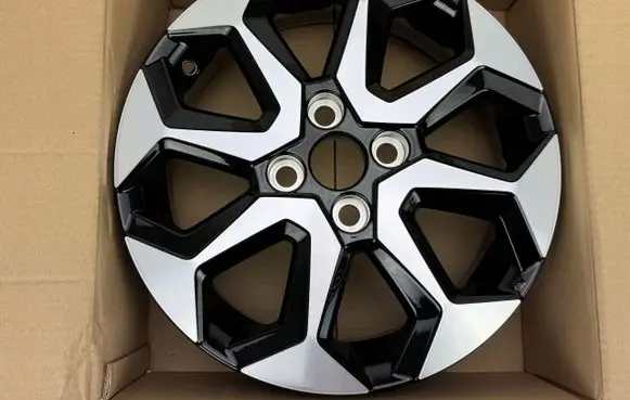Toyota Aygo AB10 Original wheel cap 426110H050