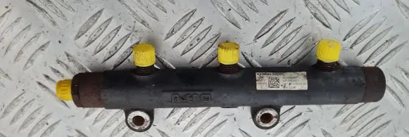 Land Rover Discovery 3 - LR3 Fuel main line pipe