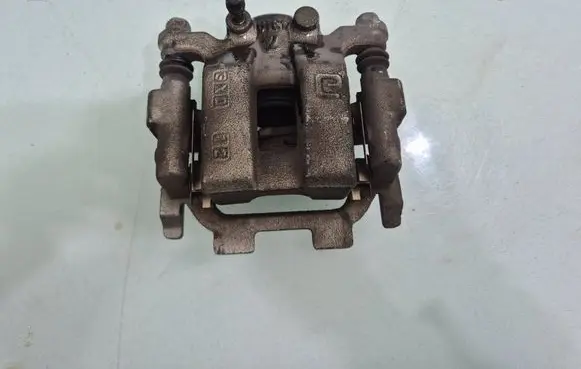 Infiniti QX60 L50 Rear brake caliper 