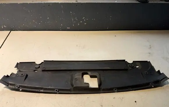 Ford Mustang VI Engine bonnet/hood lock trim molding FR3B8C291AB M340E