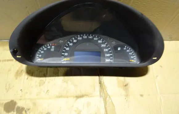 Mercedes-Benz C W203 Speedometer (instrument cluster) A2035403911 110080168005