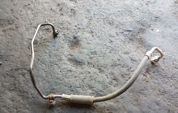 Toyota Avensis T220 Air conditioning (A/C) pipe/hose
