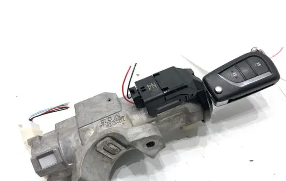 Toyota Yaris Ignition lock 450200214