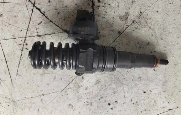 Audi A3 S3 8L Fuel injector 038130073AG