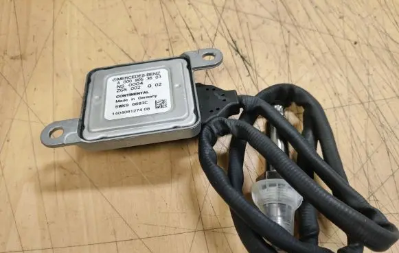 Mercedes-Benz C W205 Lambda probe sensor A0009053603