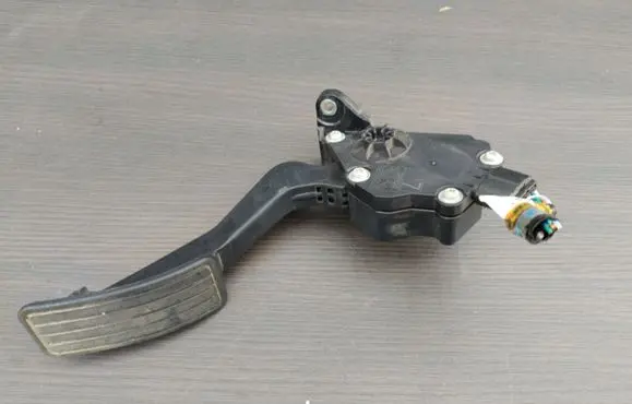 Subaru XV Accelerator throttle pedal 36010FJ010