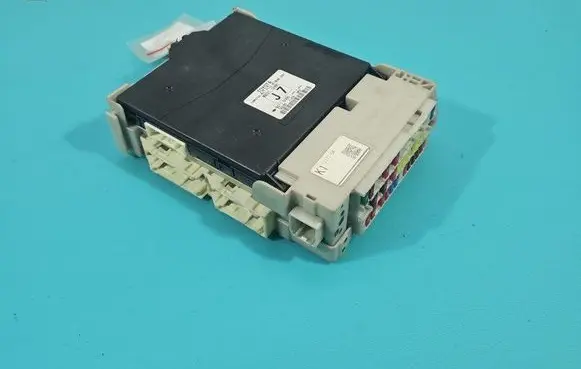 Toyota Auris 150 Central body control module 89221-12481 IMPRK1436060