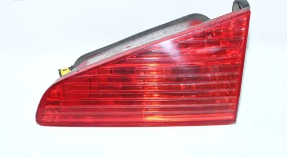 Peugeot 607 Tailgate rear/tail lights