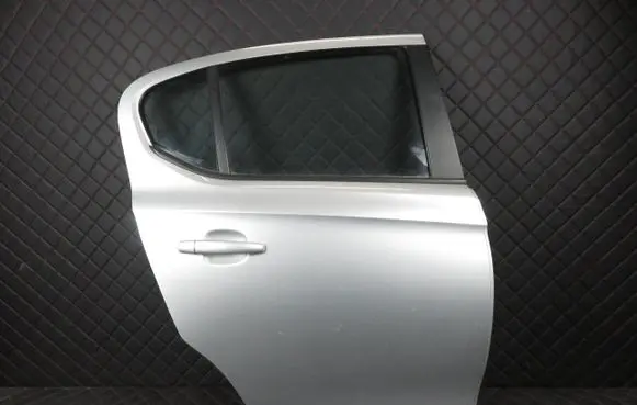 Opel Corsa E Rear door 