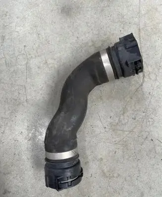 BMW 4 F32 F33 Engine coolant pipe/hose 7812942 1317181483