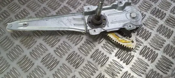 Toyota Avensis T250 Sliding door window regulator with motor
