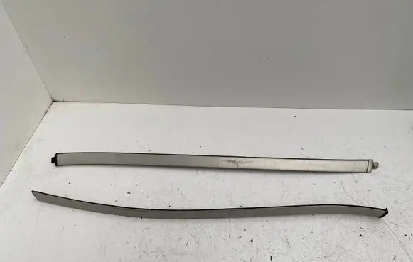 Volvo S80 Windshield trim 9484455