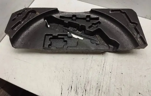 Mercedes-Benz ML W164 Spare wheel section trim 