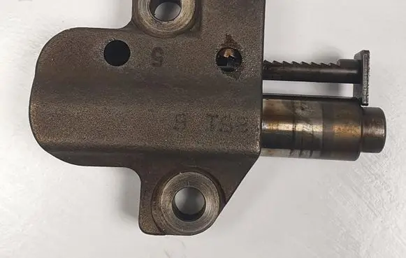 Mazda 5 Timing belt tensioner L823