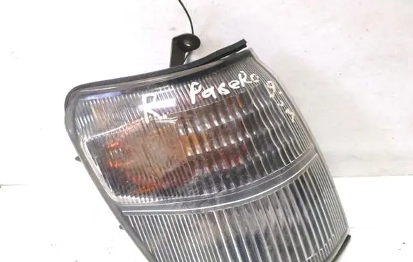 Mitsubishi Pajero Front indicator light 21037746