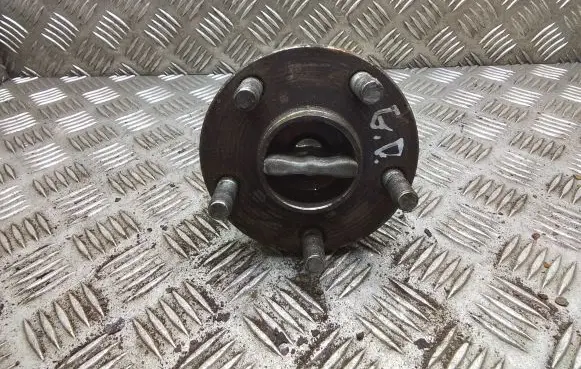 Subaru Legacy Rear wheel hub