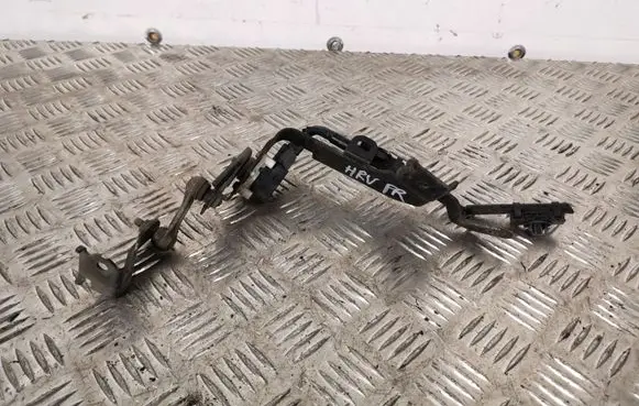 Honda HR-V Headlight/headlamp level sensor B03000161