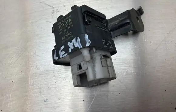Lexus IS 220D-250-350 Glow plug pre-heat relay 2861067010 1567000671