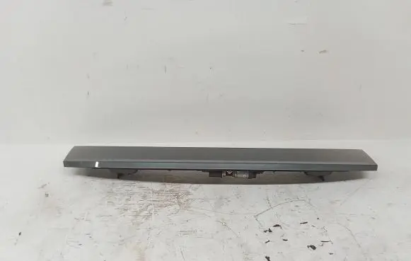 Tailgate/trunk spoiler