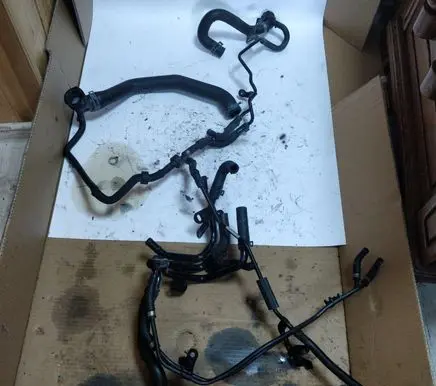 Skoda Kodiaq Engine coolant pipe/hose 5QA122157A 5Q0121070BC 04L121051A