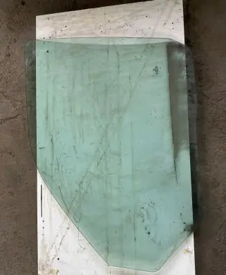 Volkswagen Multivan T5 Front door window glass four-door 43R001100 DOT249M24AS2