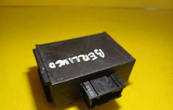 Citroen Berlingo Electric power window relay 9624799080