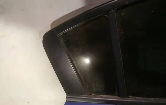 Mazda 3 I Rear vent window glass as2