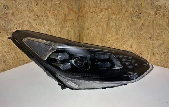 KIA Sportage Headlight/headlamp 92102F1500 K2KK27T