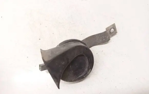 Nissan Primera Horn signal E9011157
