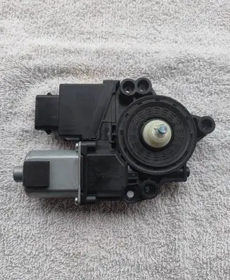 KIA Ceed Front door window regulator motor 82460A2010