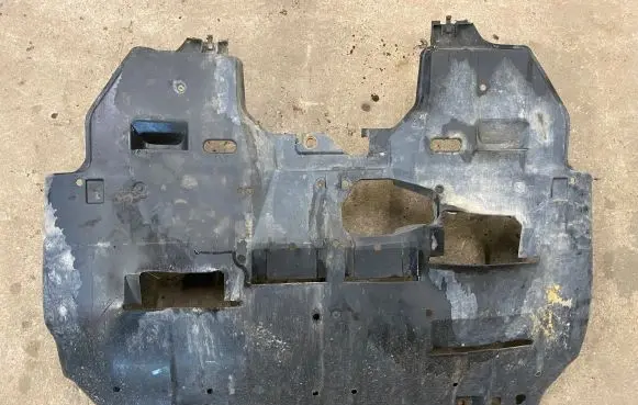 Subaru Forester SF Engine splash shield/under tray