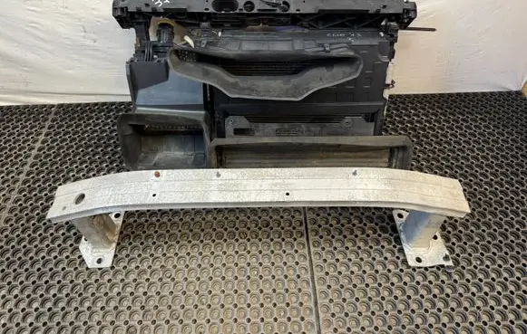 Renault Clio IV Radiator support slam panel 