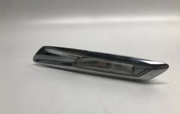 BMW 5 F10 F11 Front fender indicator light 7154168