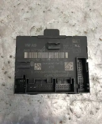 Volkswagen Touran III Door control unit/module 5Q0959393E