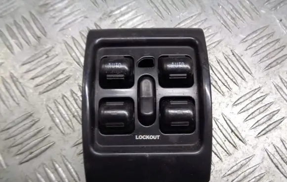 Chrysler PT Cruiser Front door window switch trim 0UK931DVAB