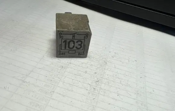 Volkswagen Golf III Other relay 357911253 14030000