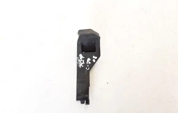 Volvo C70 Front bumper mounting bracket