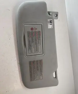 Nissan Qashqai+2 Sun visor