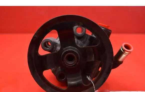 Toyota Avensis Verso Power steering pump