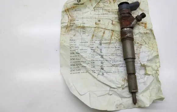 BMW 5 E60 E61 Fuel injector 0445110212