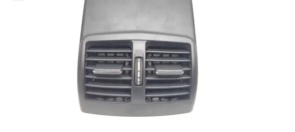 Mercedes-Benz E W212 Rear air vent grill A2128300954