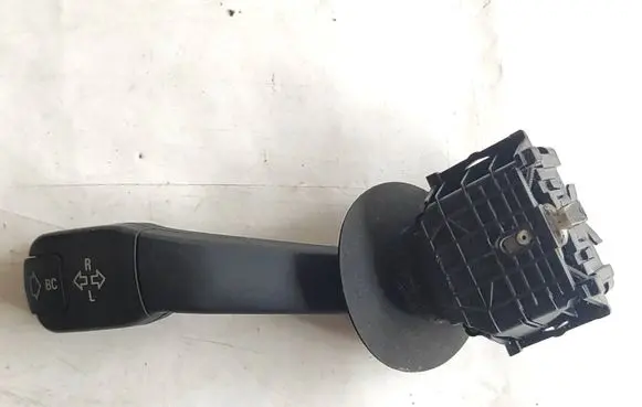BMW 5 E39 Indicator stalk 8352172 01100410