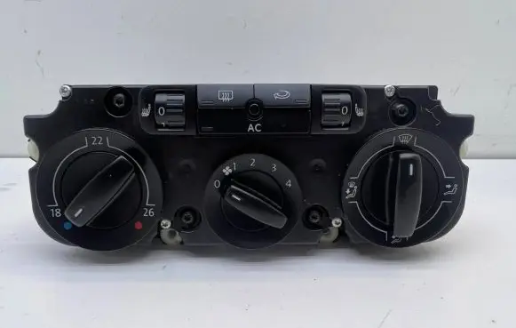 Volkswagen PASSAT B6 Climate control unit