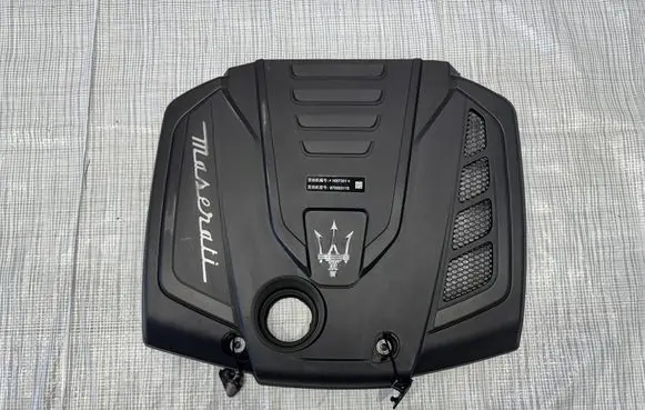 Maserati Ghibli Engine cover (trim) M157