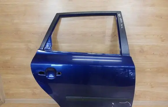 KIA Ceed Rear door